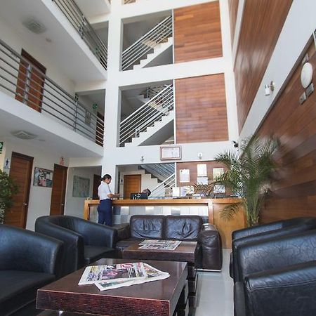 Hotel Boulevard Plaza ปูคาลปา ภายนอก รูปภาพ