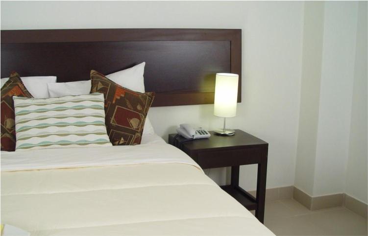 Hotel Boulevard Plaza ปูคาลปา ภายนอก รูปภาพ